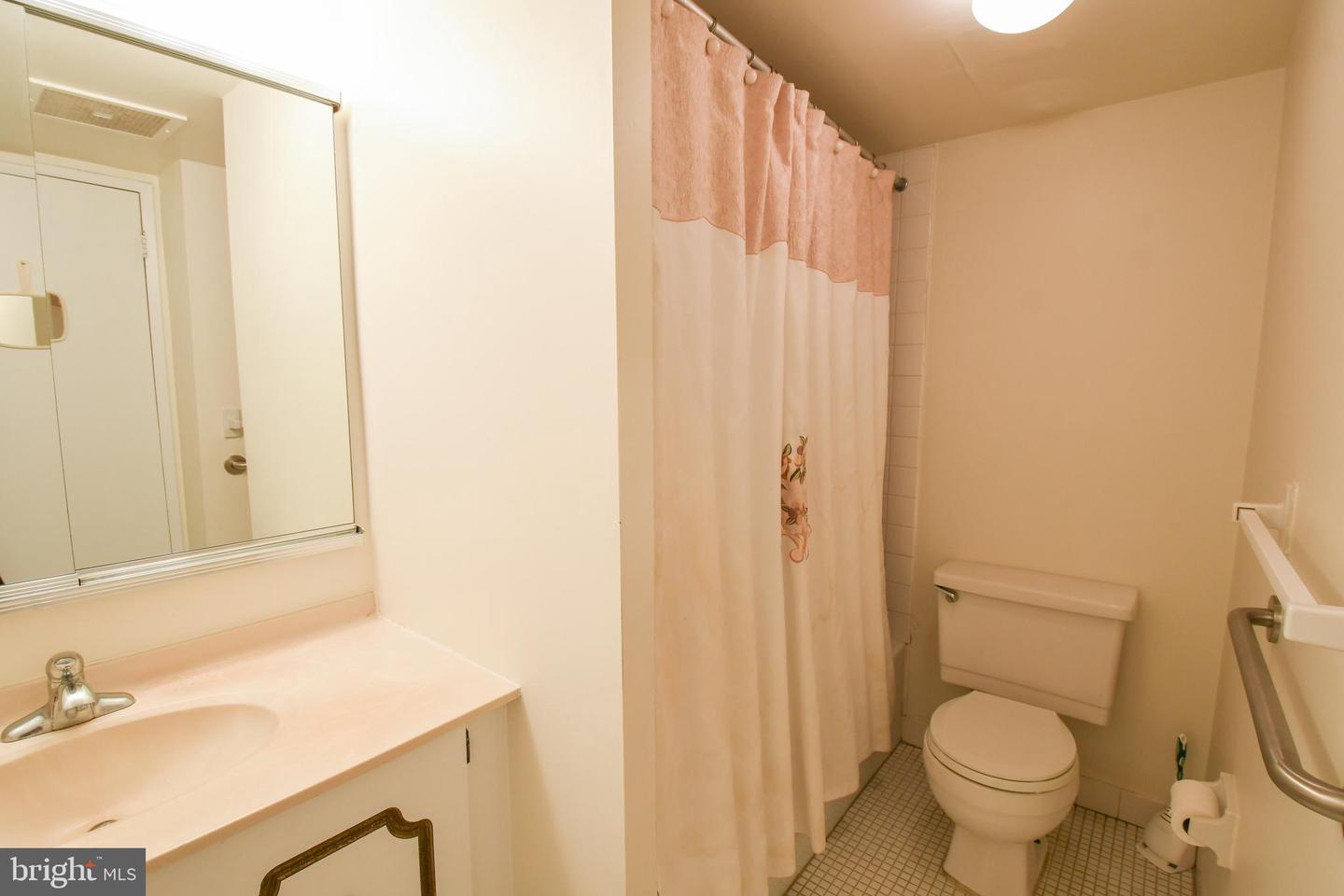 666 W Germantown Pike #1516