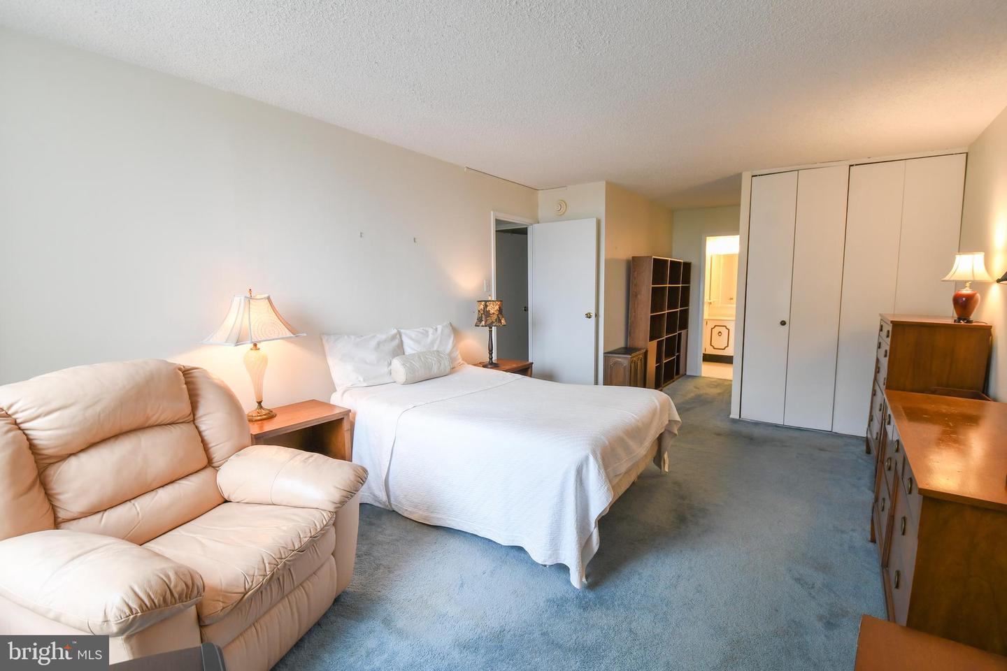 666 W Germantown Pike #1516