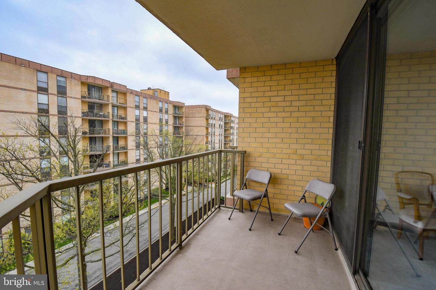 666 W Germantown Pike #1516