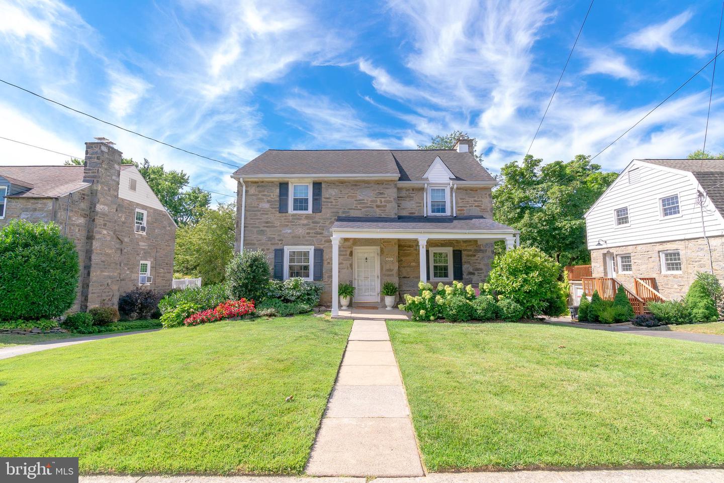 15 Rich Ave