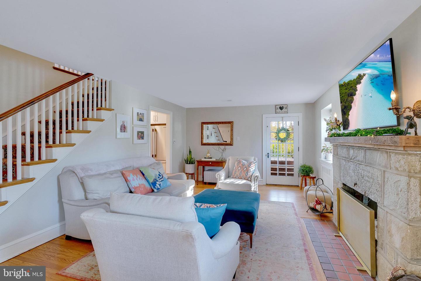 15 Rich Ave