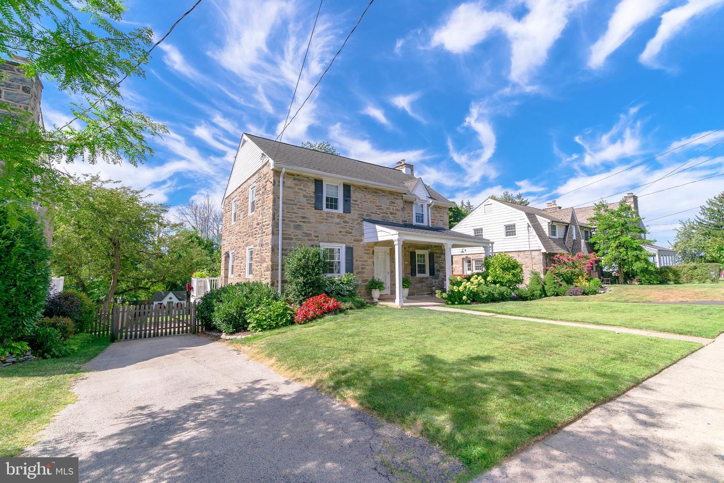 15 Rich Ave