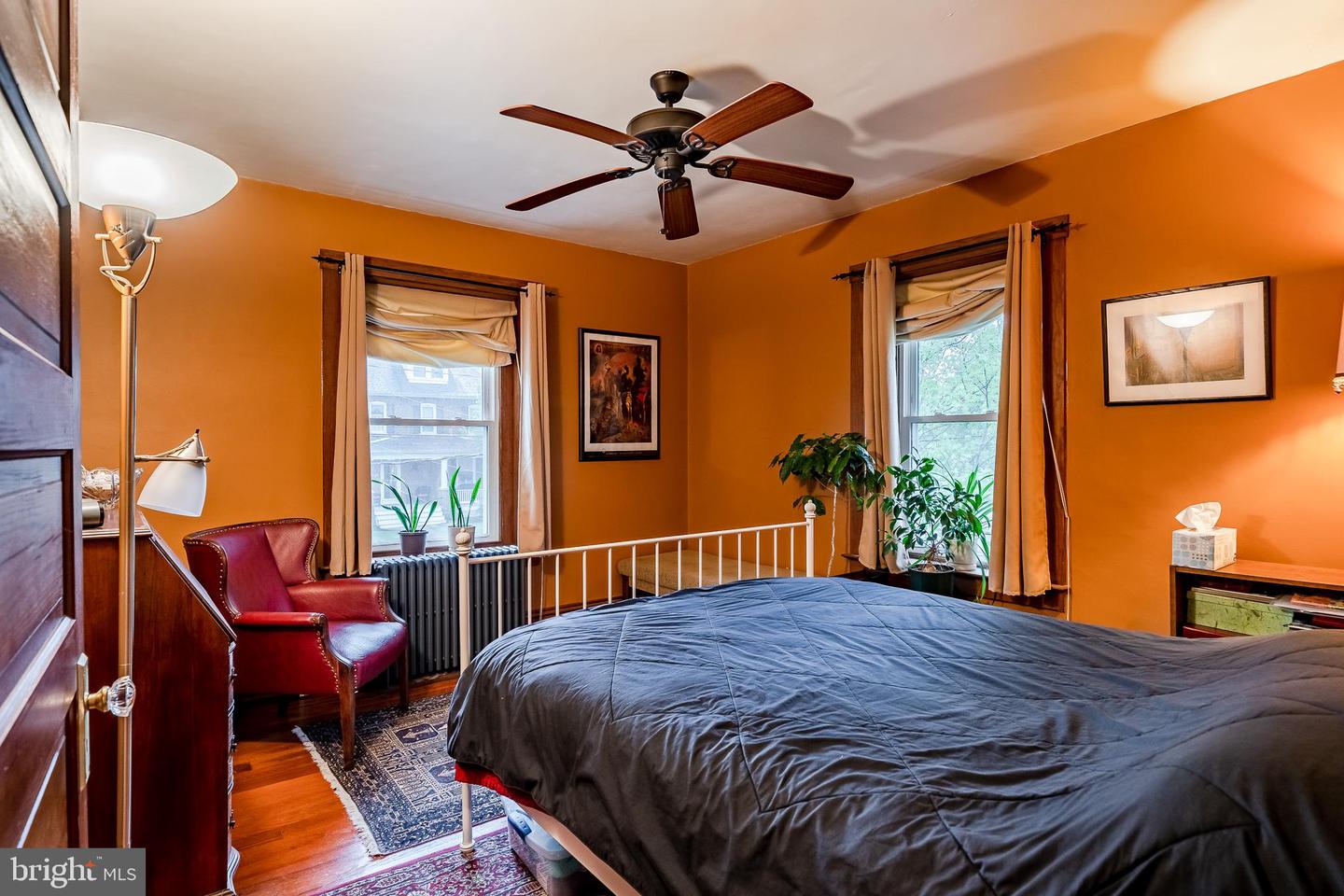 52 W Summit St