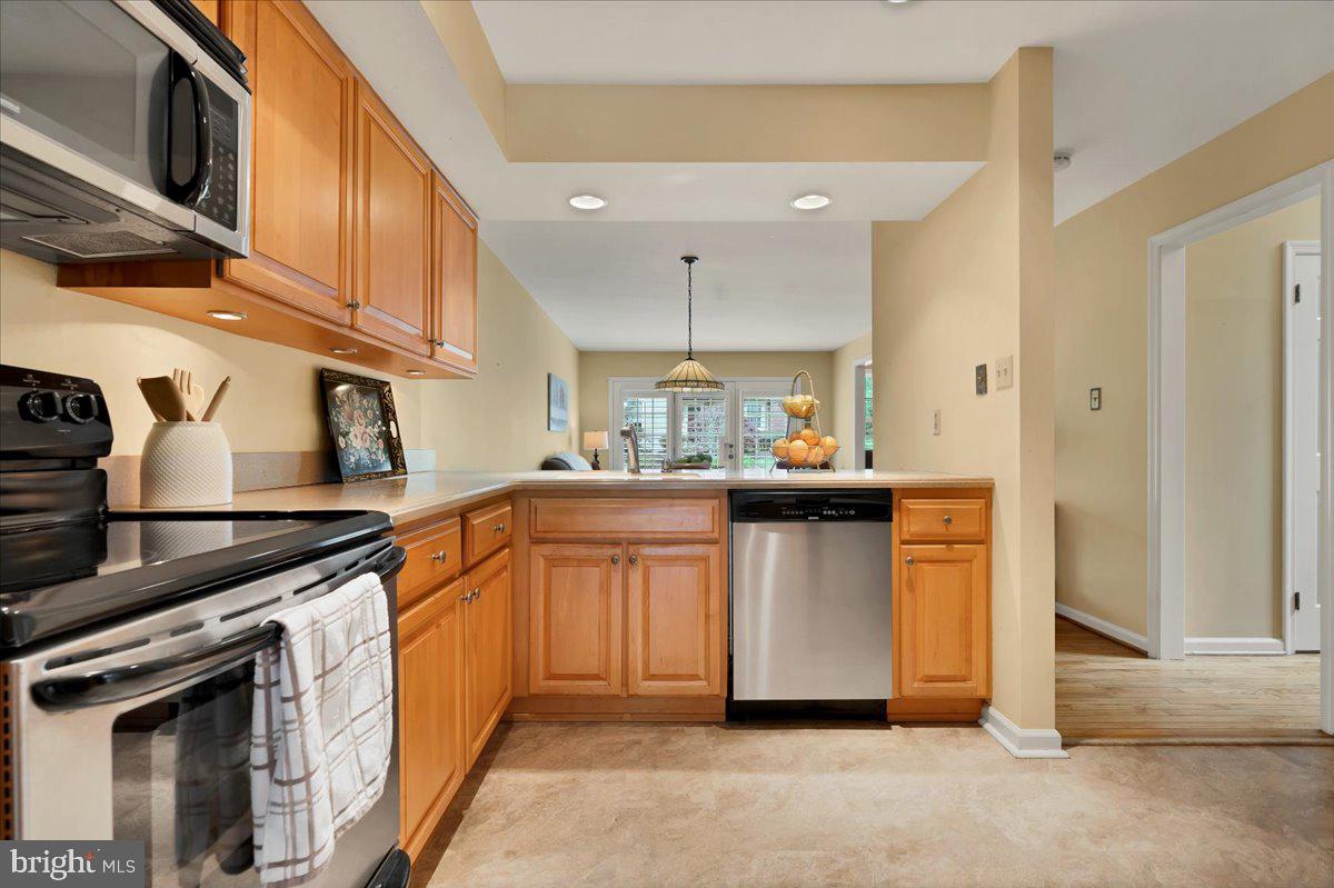 218 Nevin Ln