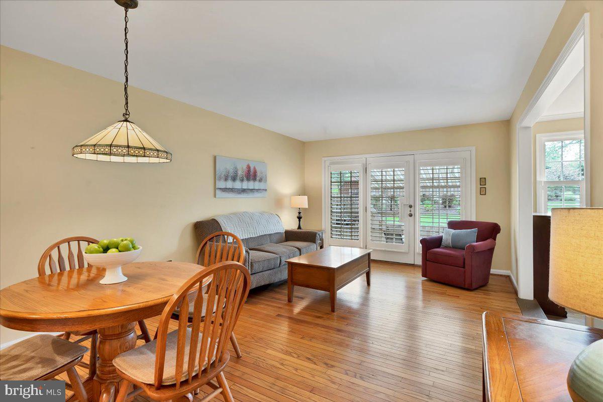 218 Nevin Ln