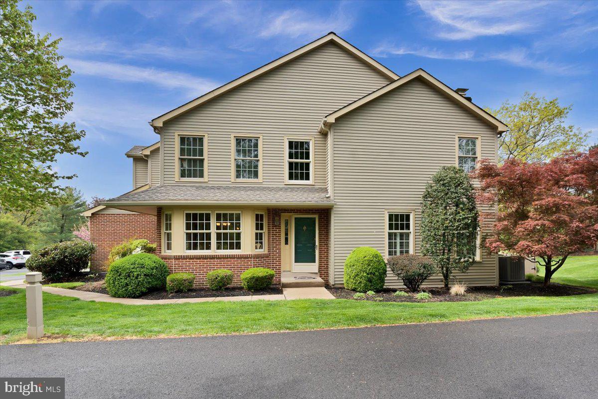 218 Nevin Ln