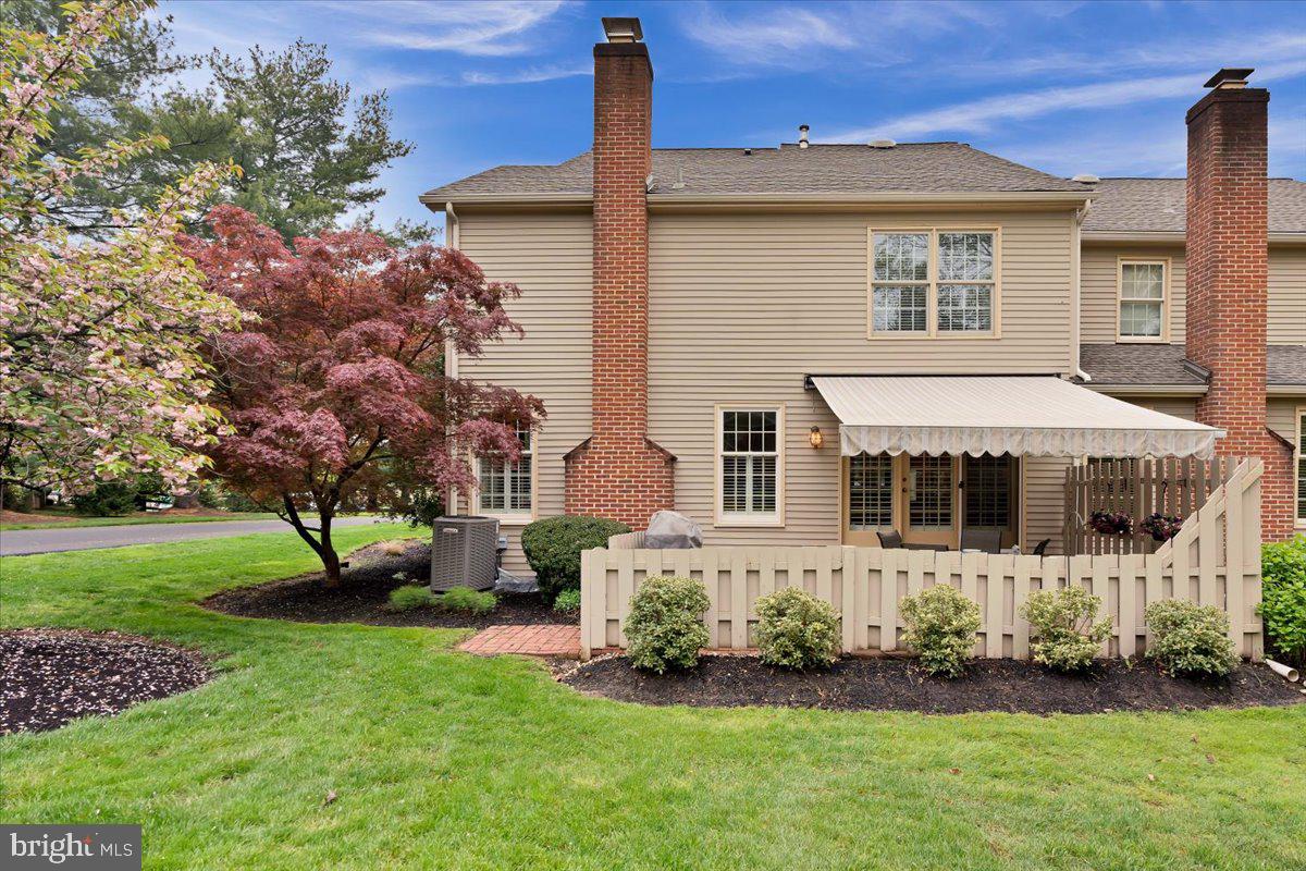 218 Nevin Ln