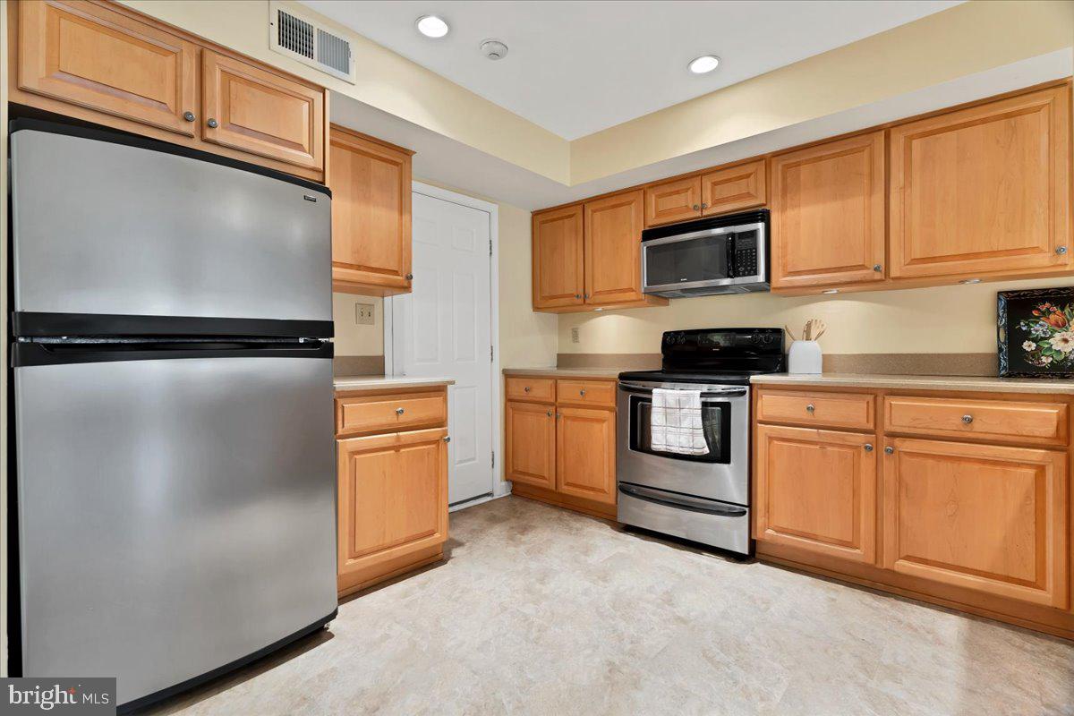 218 Nevin Ln