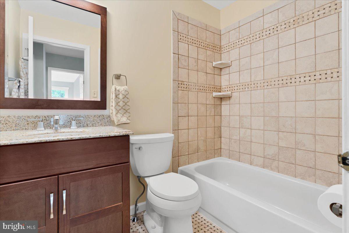 218 Nevin Ln