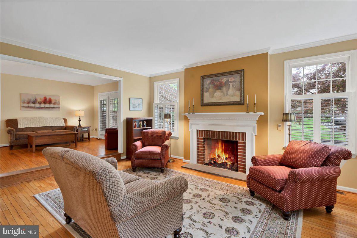 218 Nevin Ln