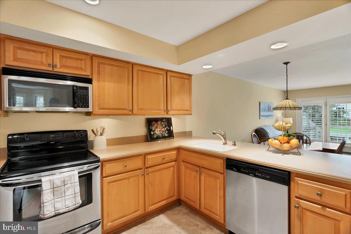 218 Nevin Ln