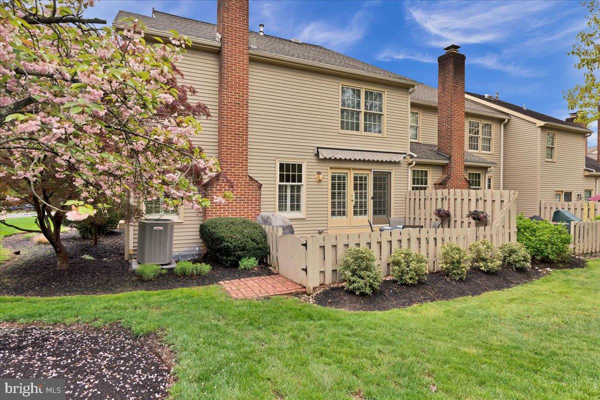 218 Nevin Ln