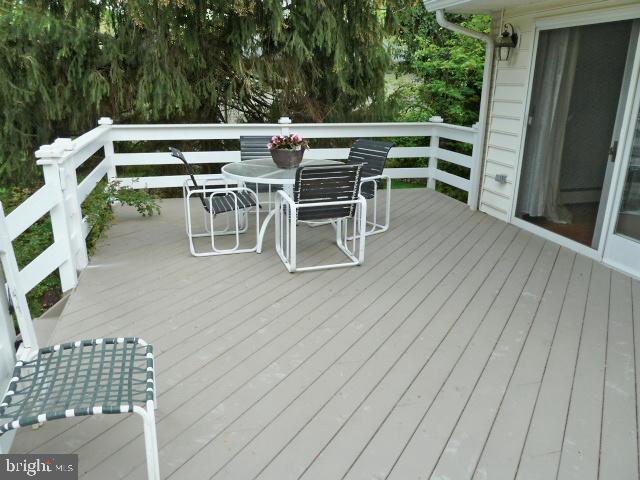 22 Detweiler Ln
