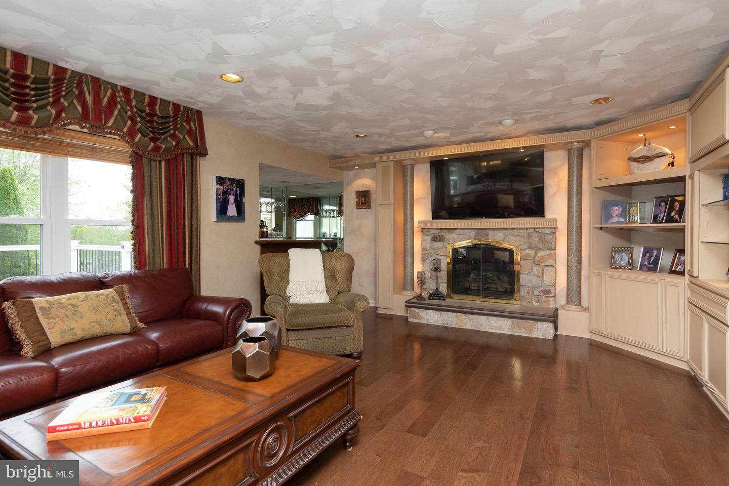 715 Signal Hill Rd