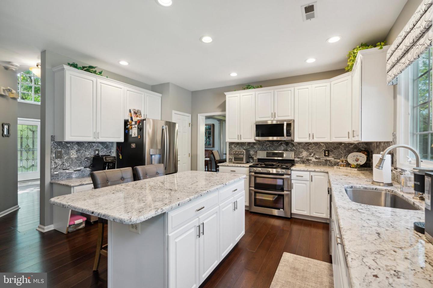 201 Hazeltine Cir