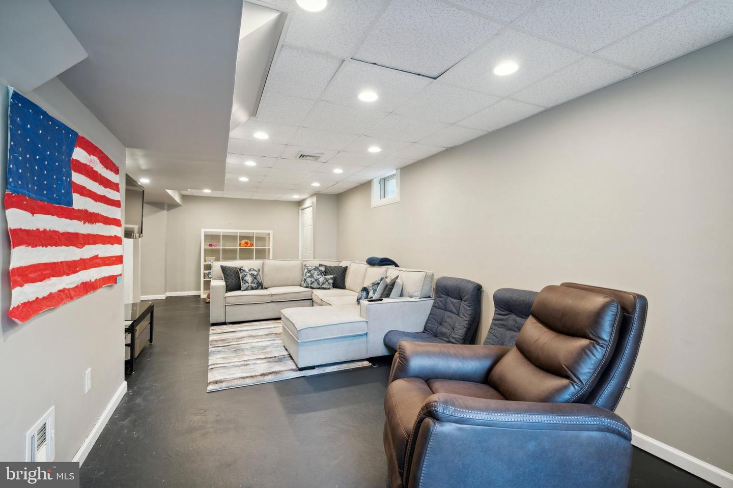 201 Hazeltine Cir