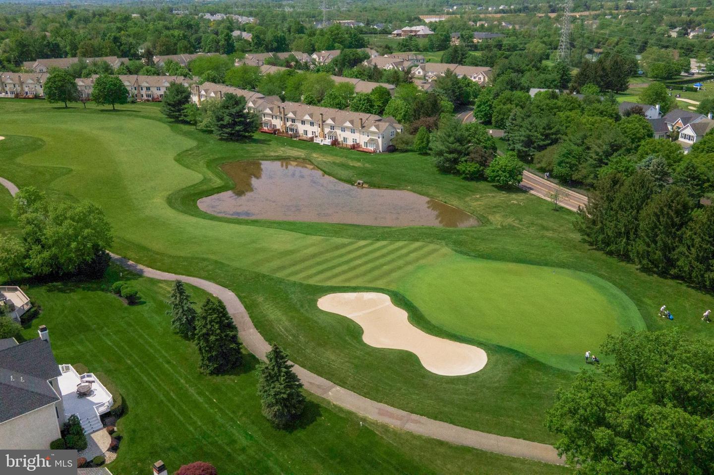 201 Hazeltine Cir