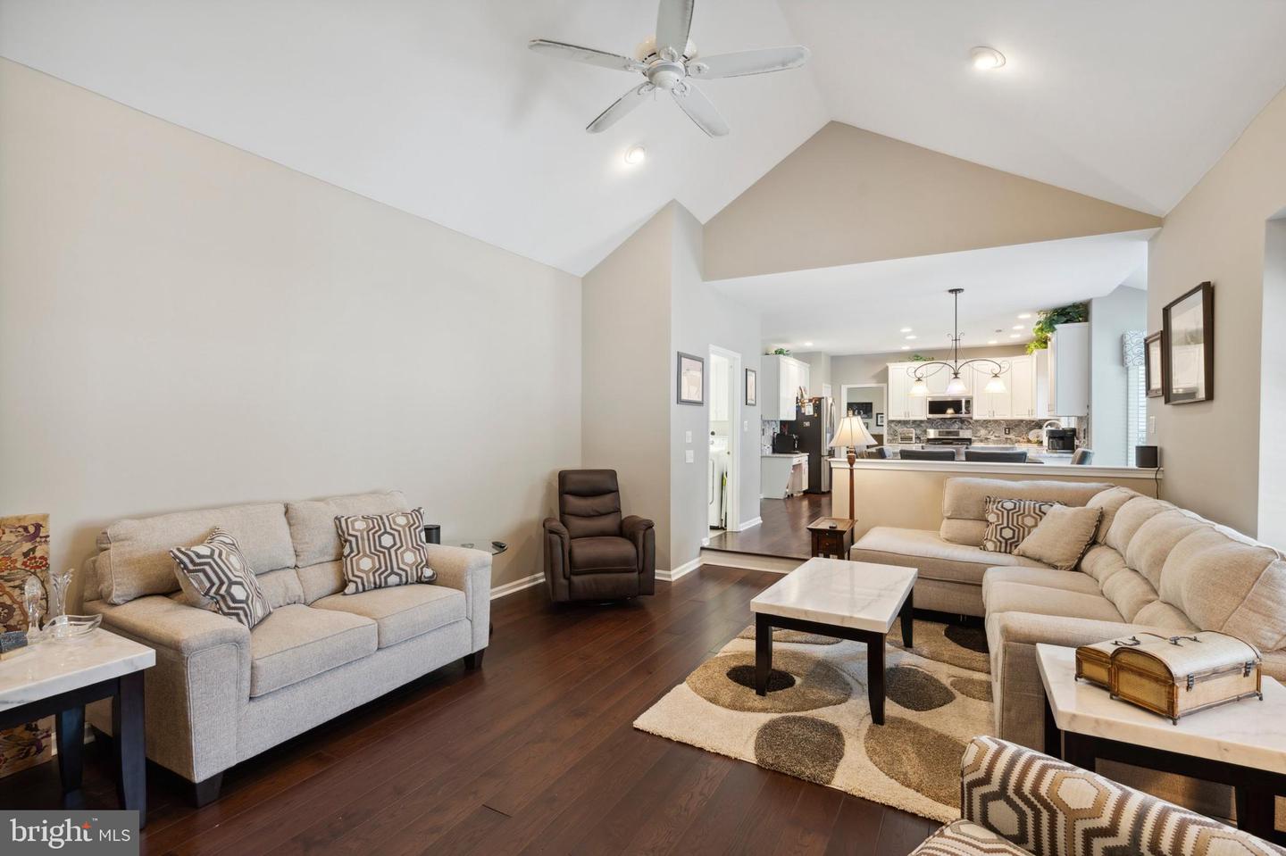 201 Hazeltine Cir