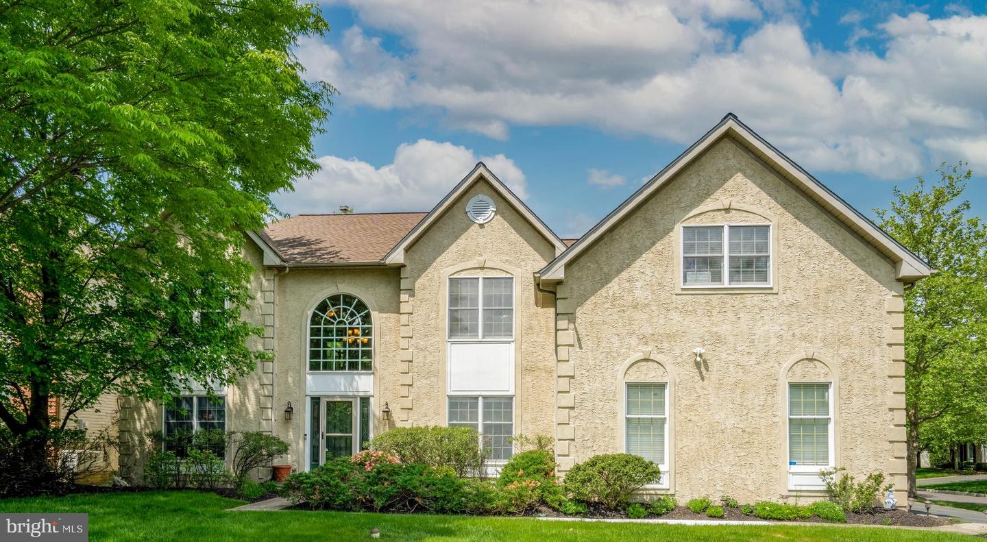 201 Hazeltine Cir