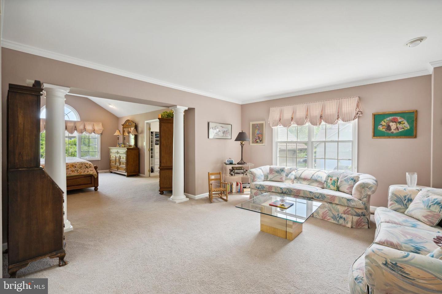 201 Hazeltine Cir