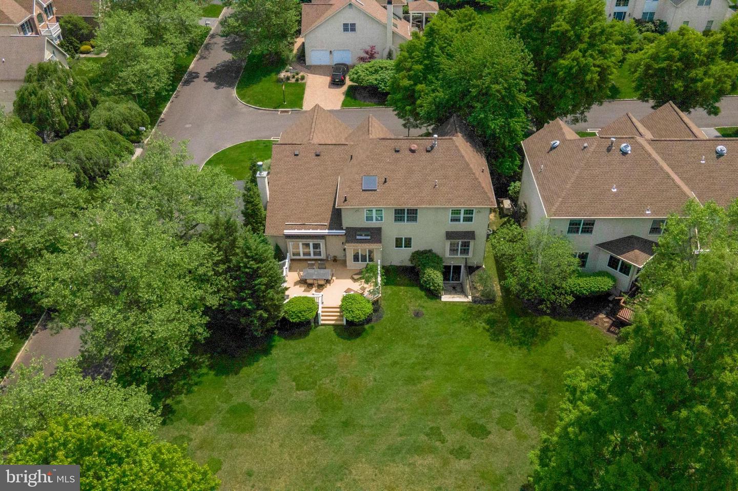 201 Hazeltine Cir