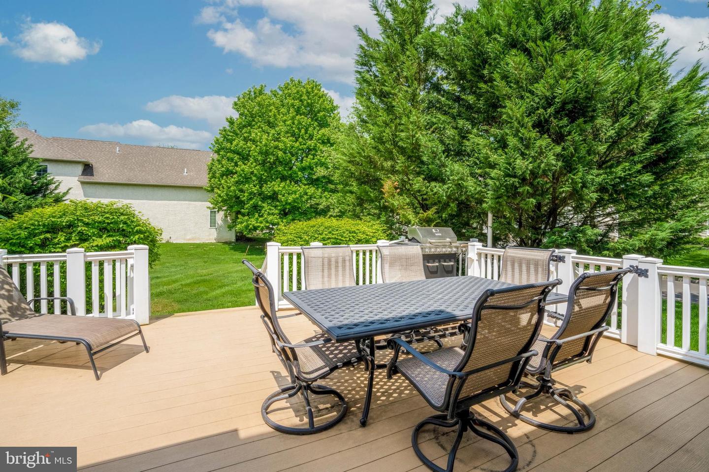 201 Hazeltine Cir