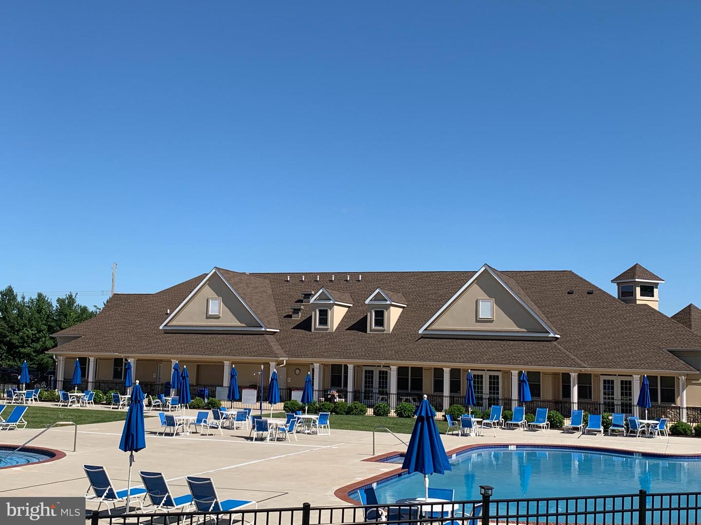 201 Hazeltine Cir