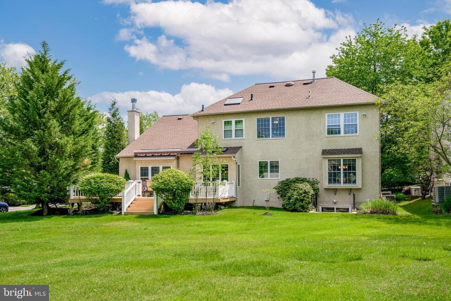 201 Hazeltine Cir