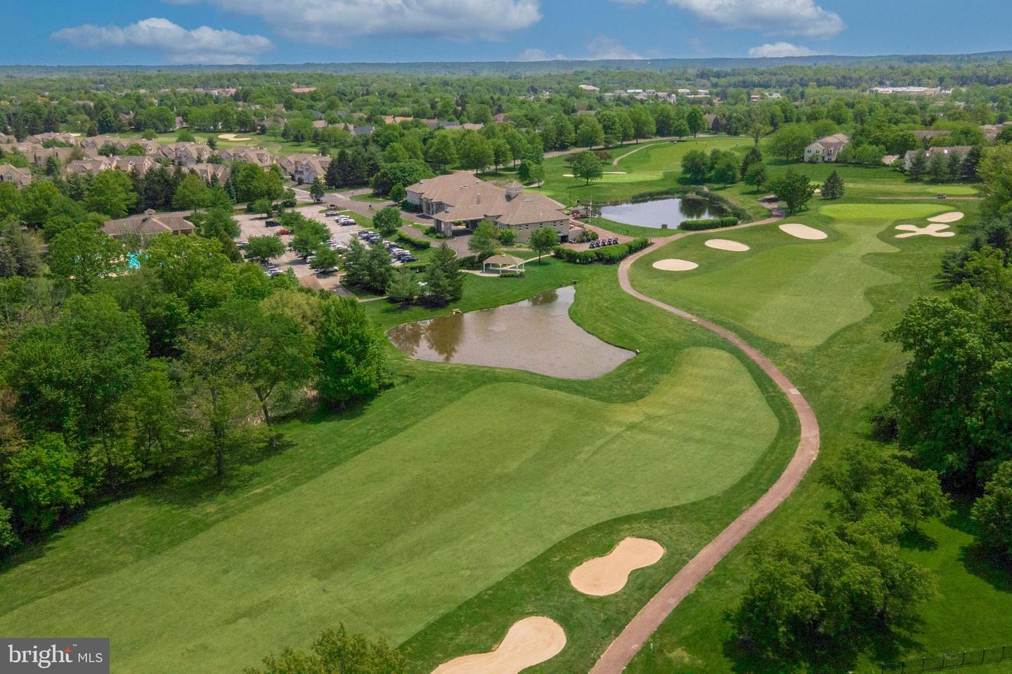 201 Hazeltine Cir