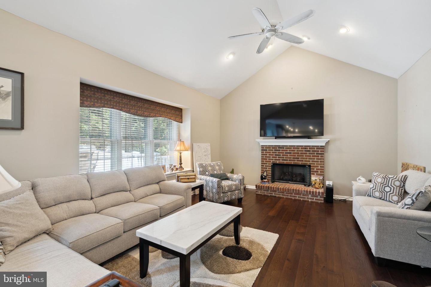 201 Hazeltine Cir