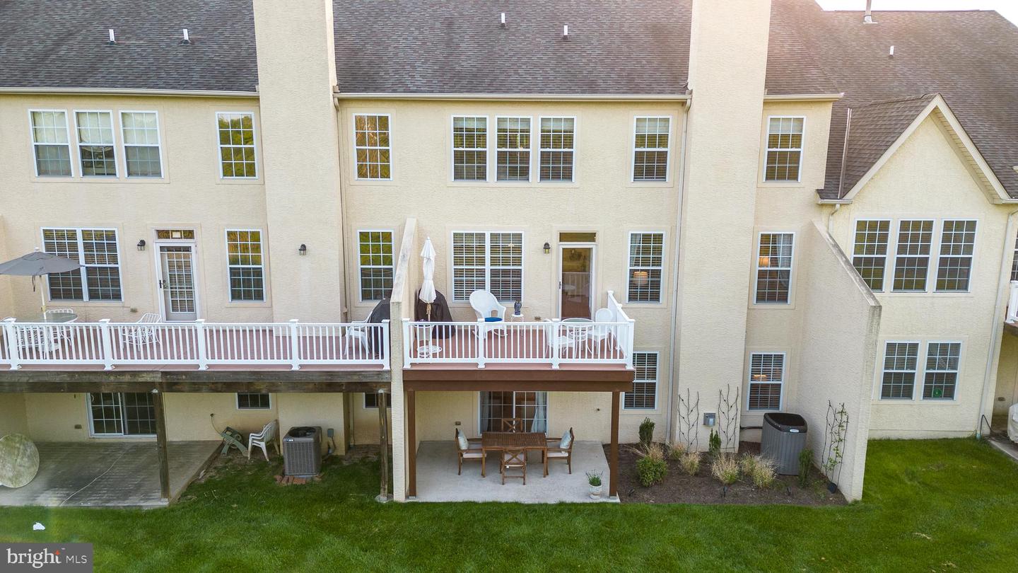 552 Deer Lake Circle