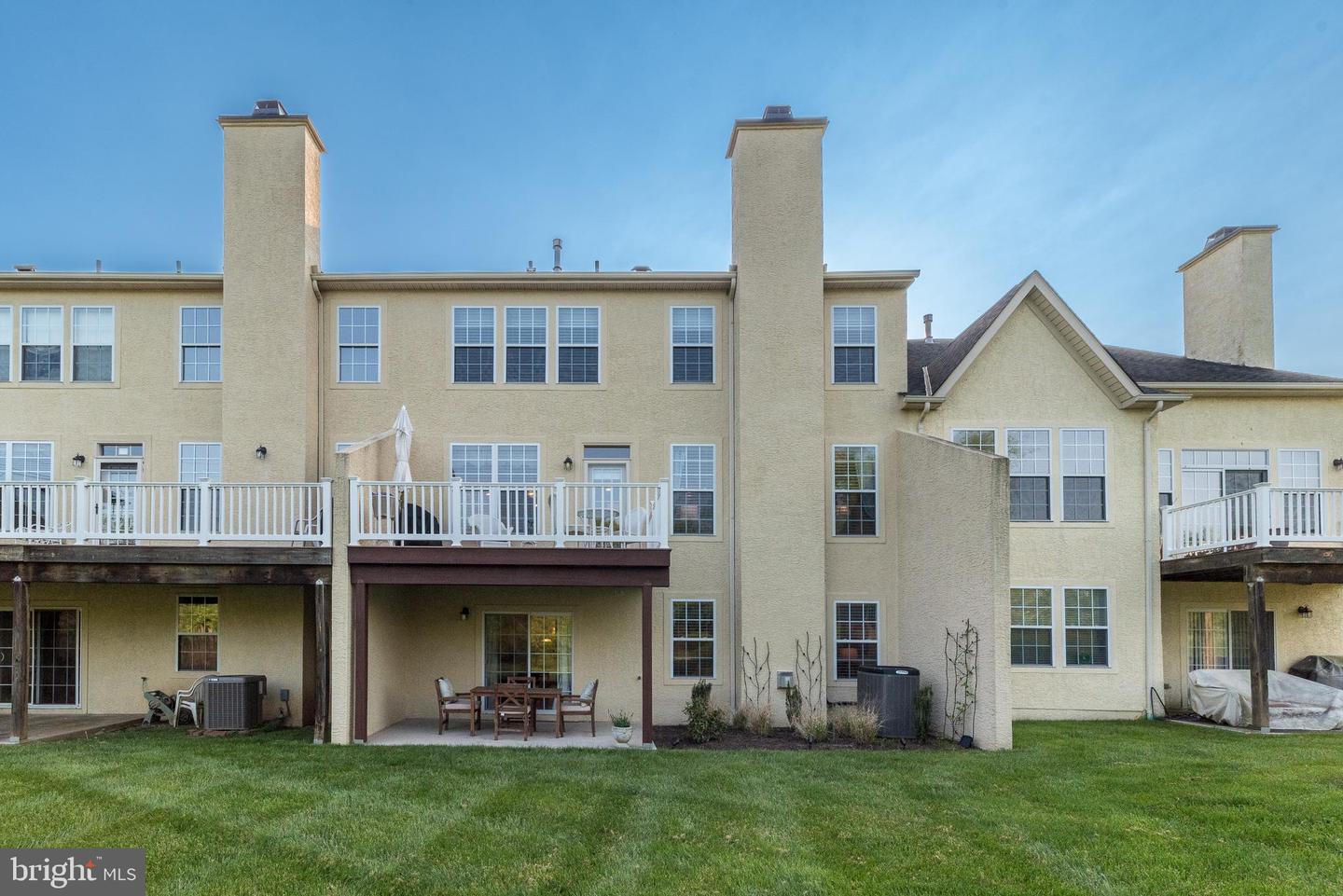 552 Deer Lake Circle