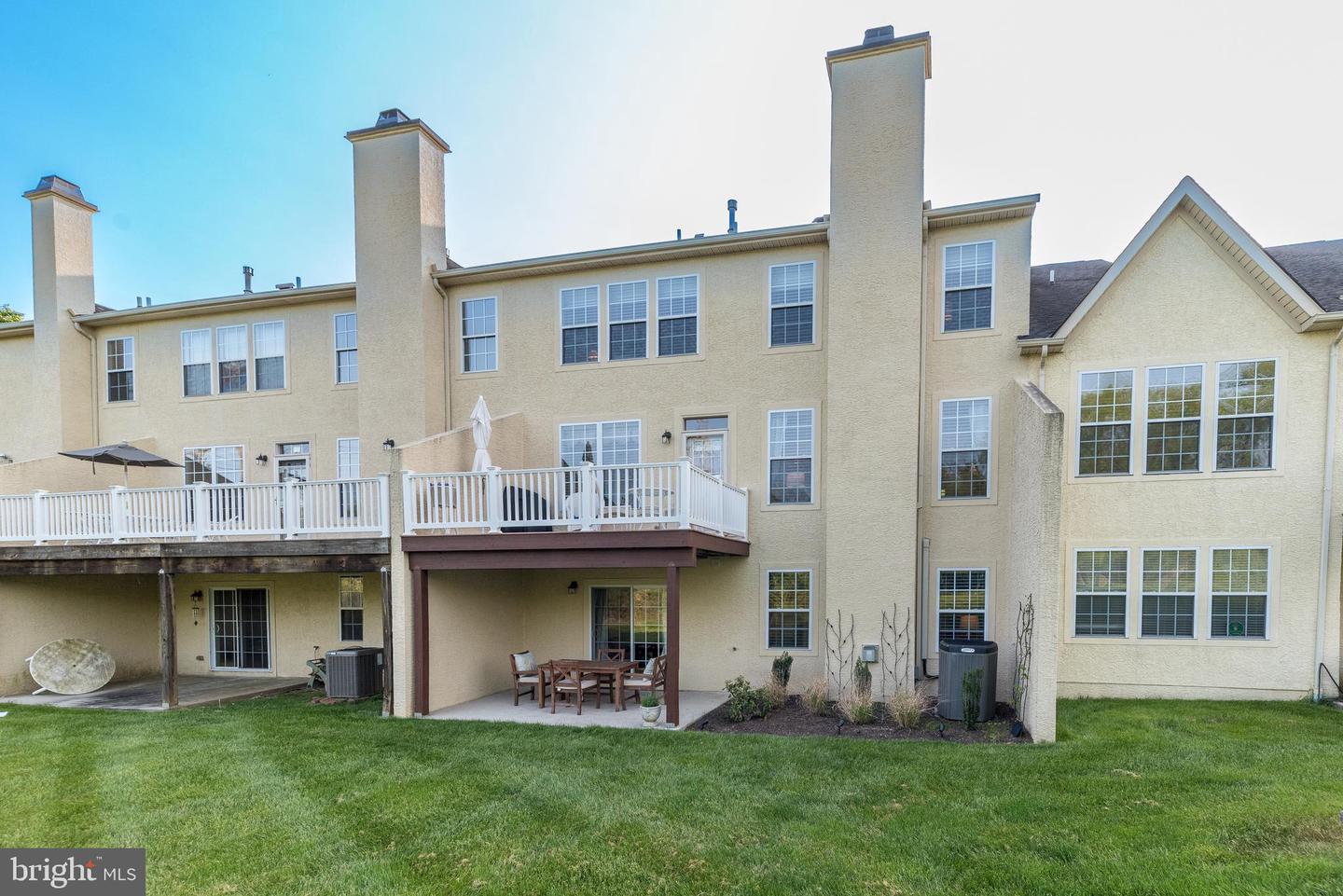 552 Deer Lake Circle