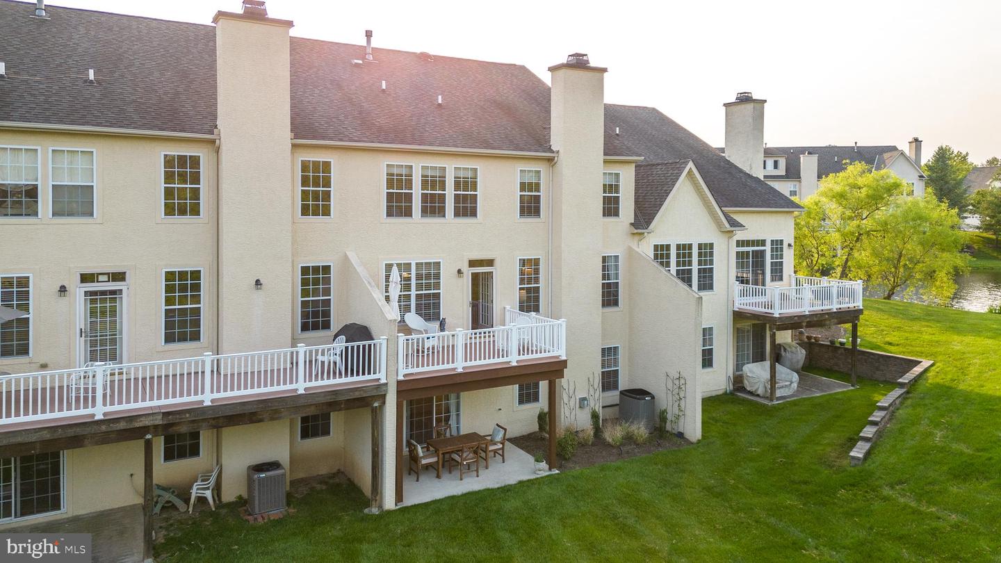 552 Deer Lake Circle