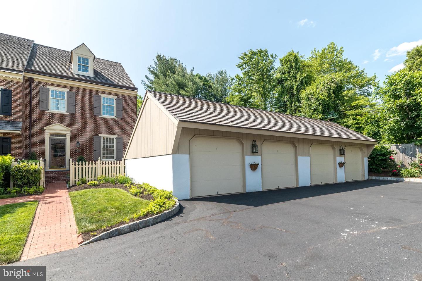 1203 Meissen Ct