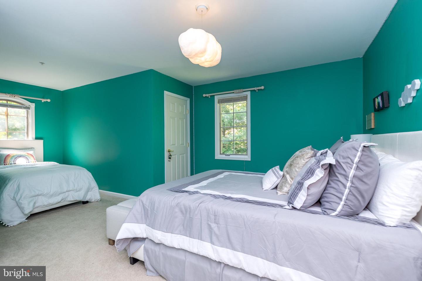 309 Gentry Ln