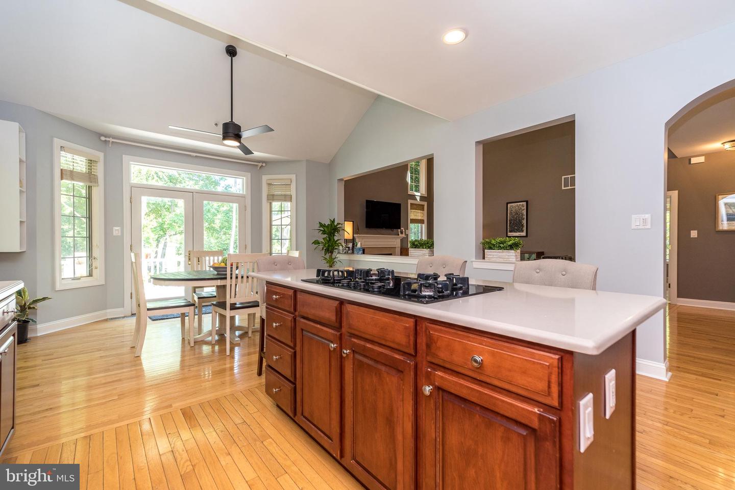 309 Gentry Ln