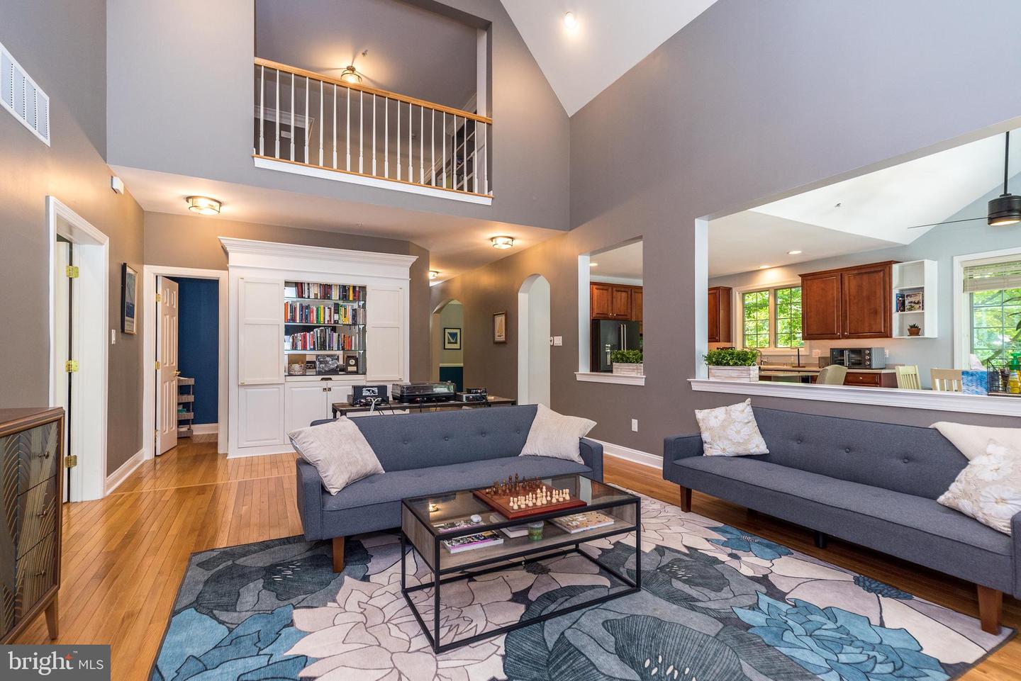309 Gentry Ln