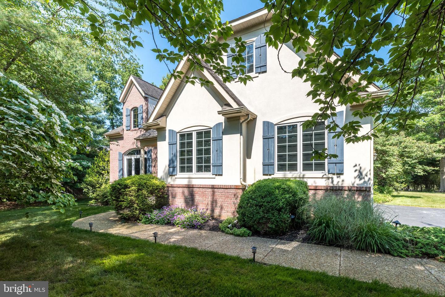 309 Gentry Ln
