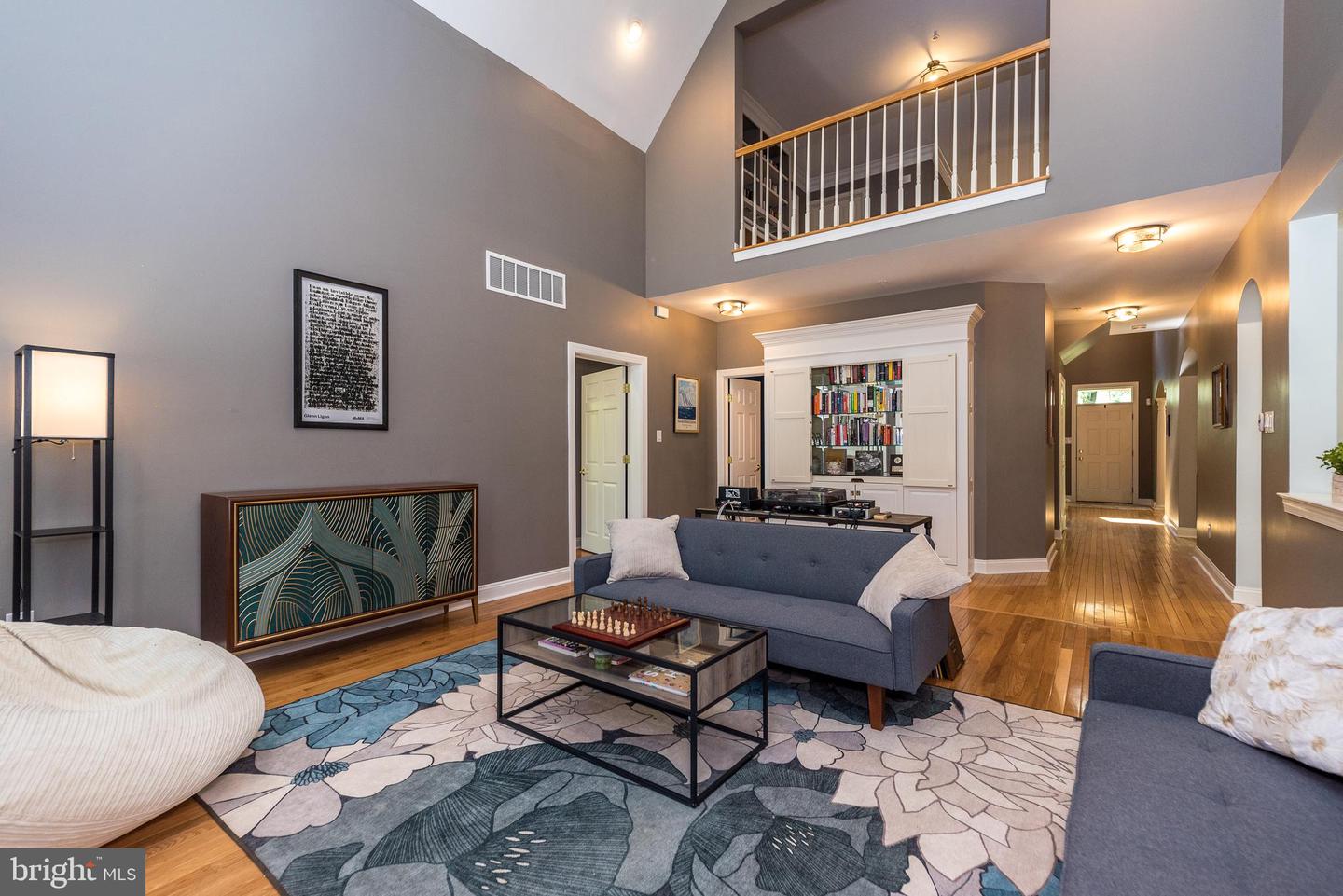 309 Gentry Ln