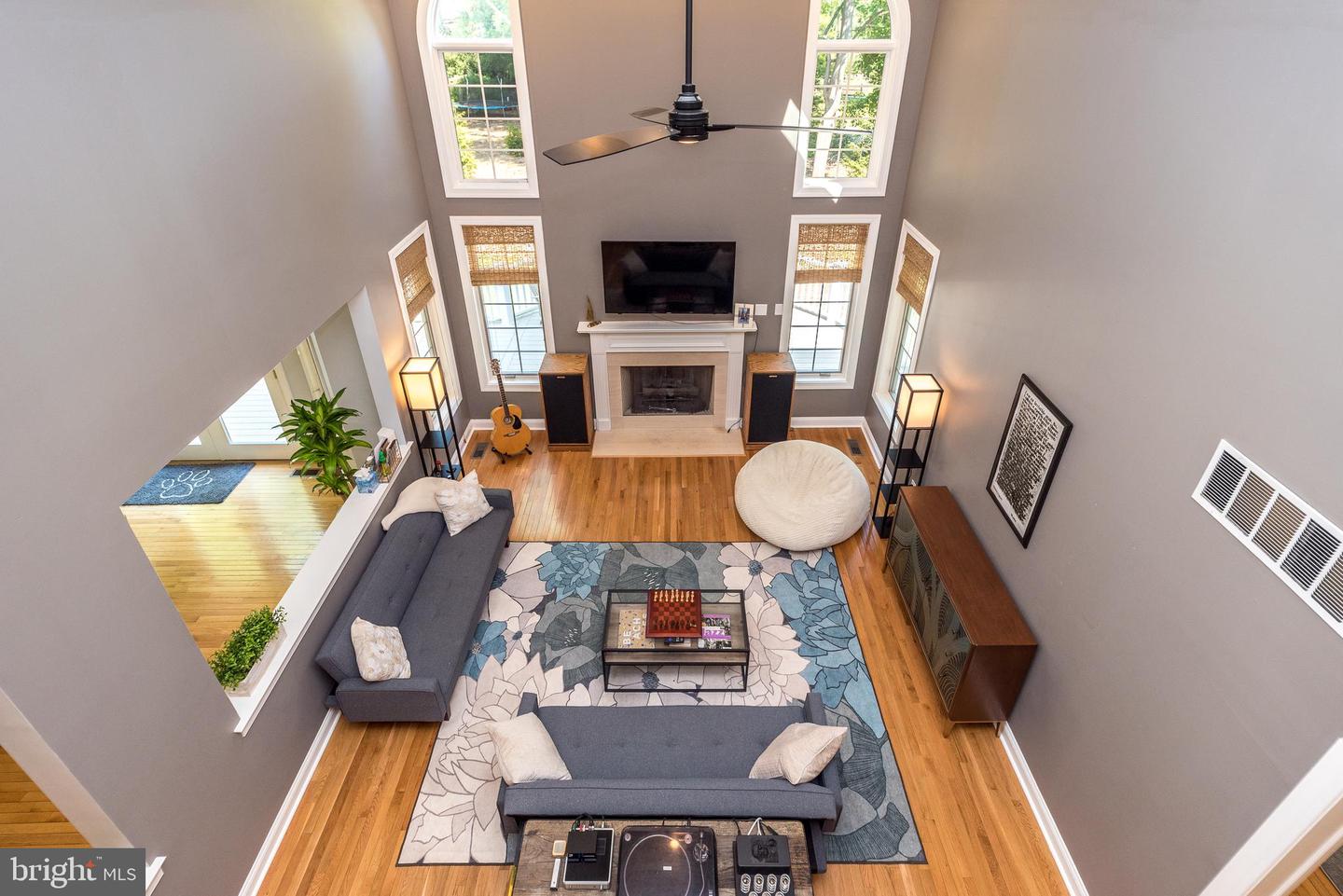 309 Gentry Ln