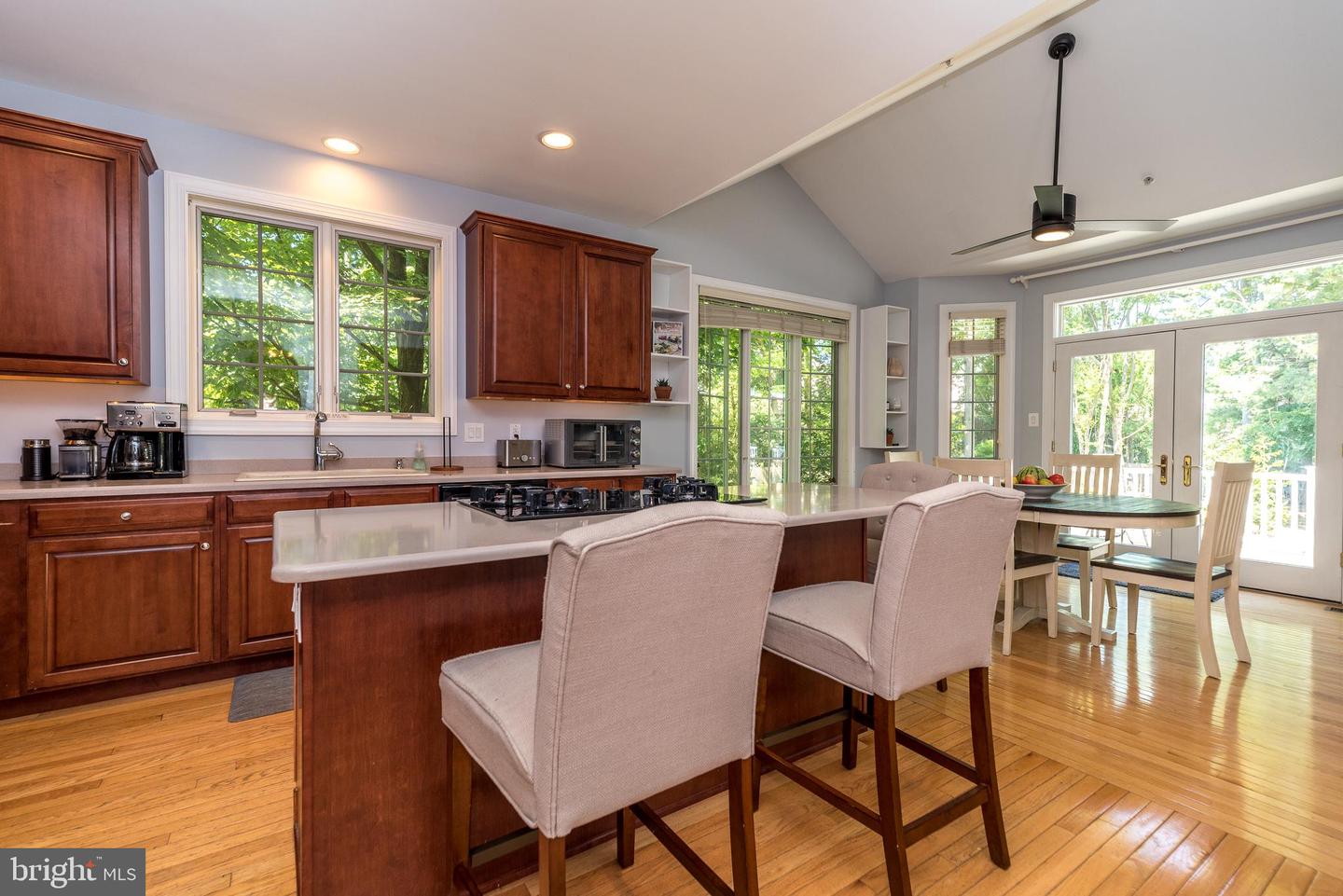 309 Gentry Ln