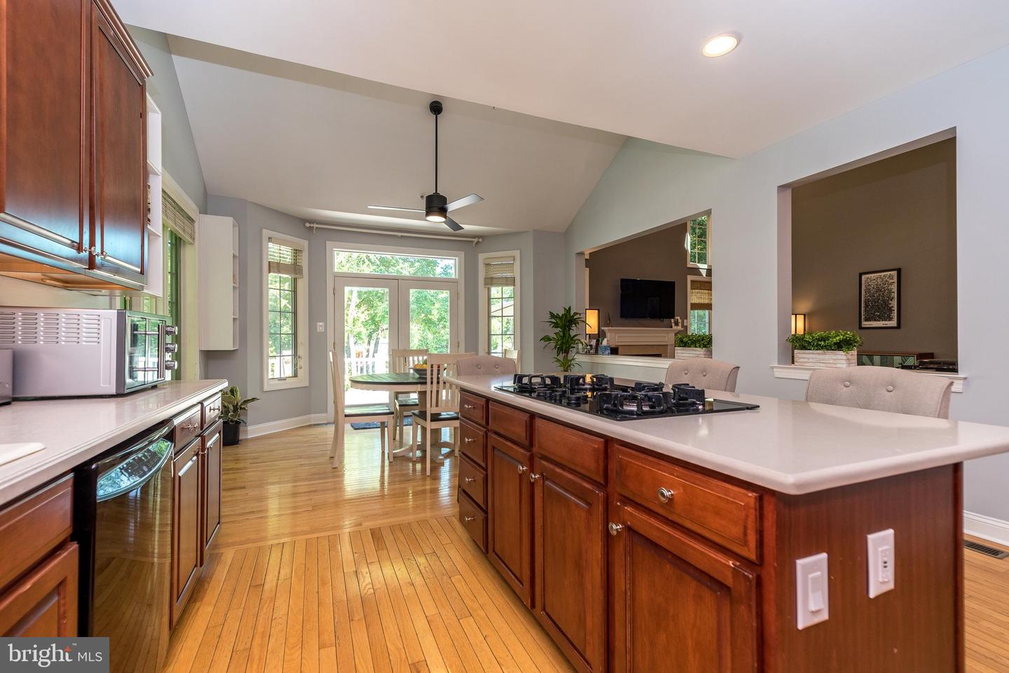 309 Gentry Ln