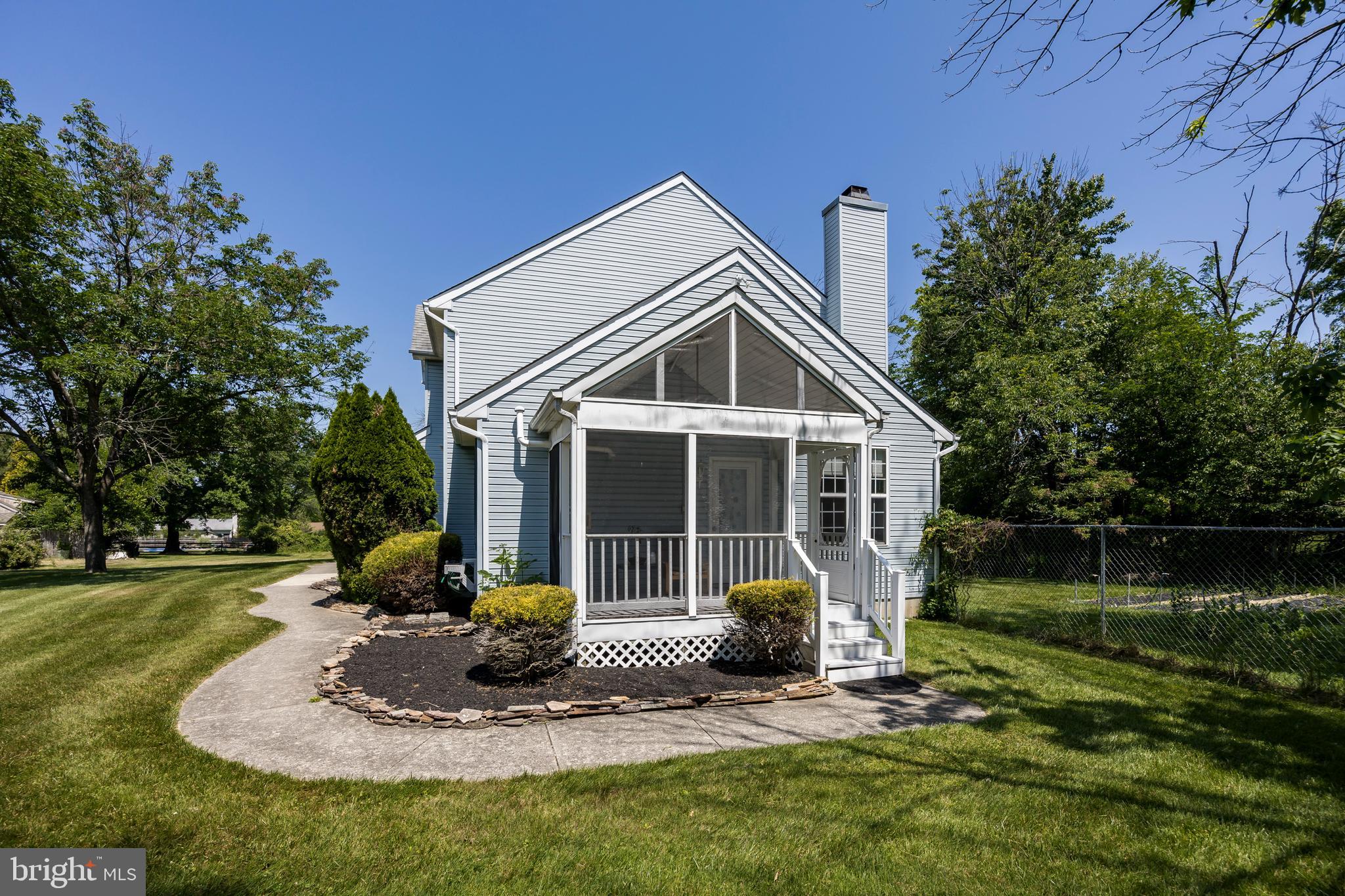 112 Wentworth Dr