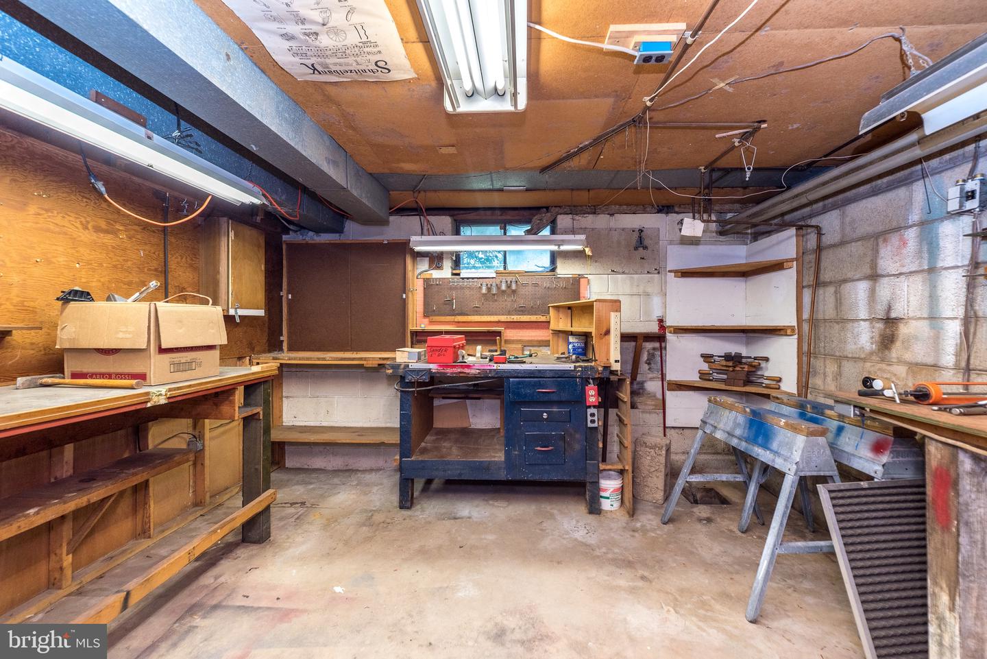 235 Roberts Ave