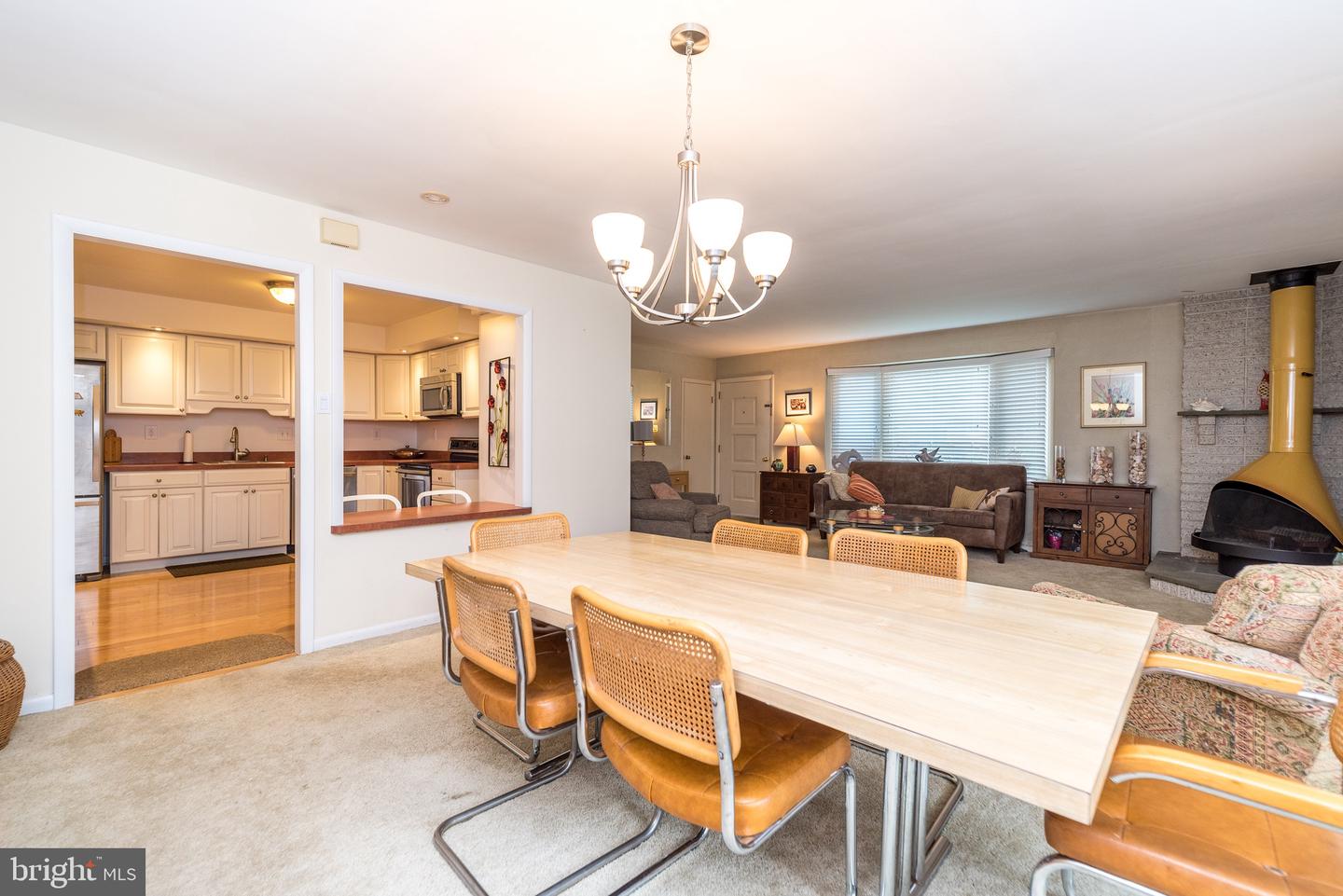 235 Roberts Ave