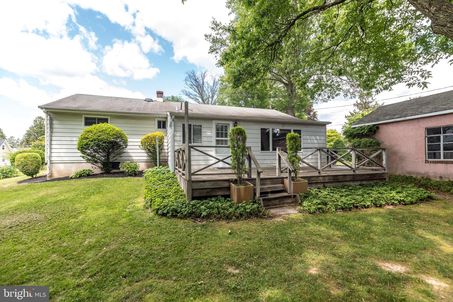 235 Roberts Ave