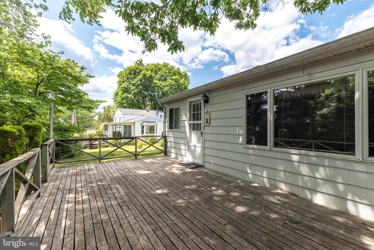 235 Roberts Ave