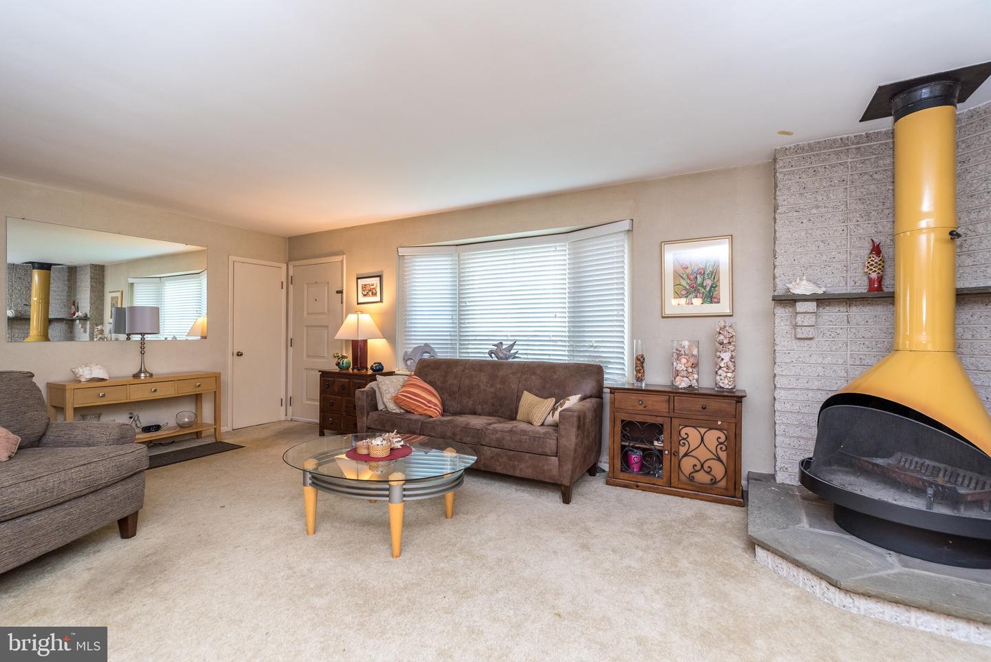 235 Roberts Ave