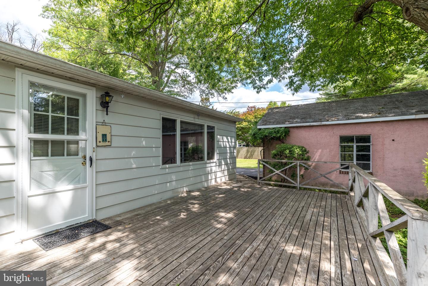 235 Roberts Ave